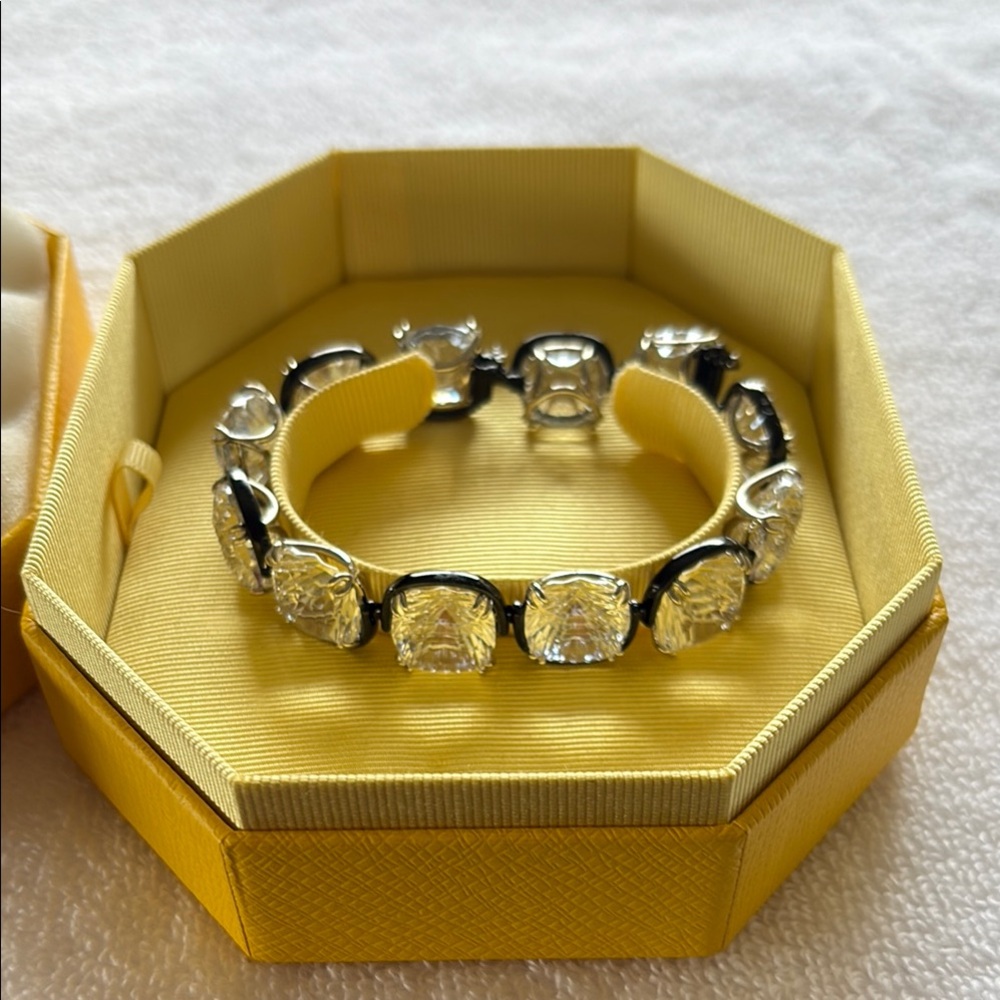 Swarovski Harmonia bracelet
Cushion cut, White, Mixed metal finish New